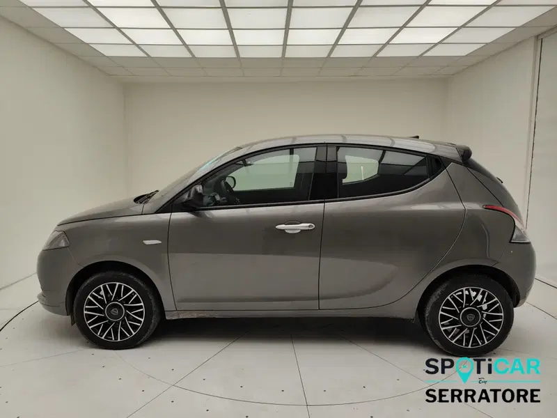 Lancia Ypsilon usata a Como (4)