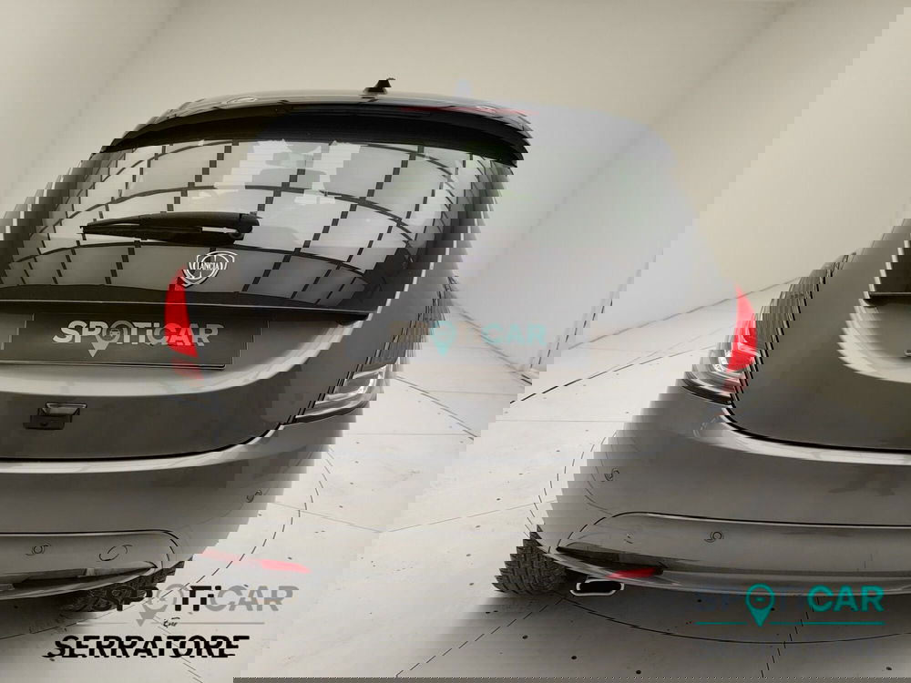 Lancia Ypsilon usata a Como (6)