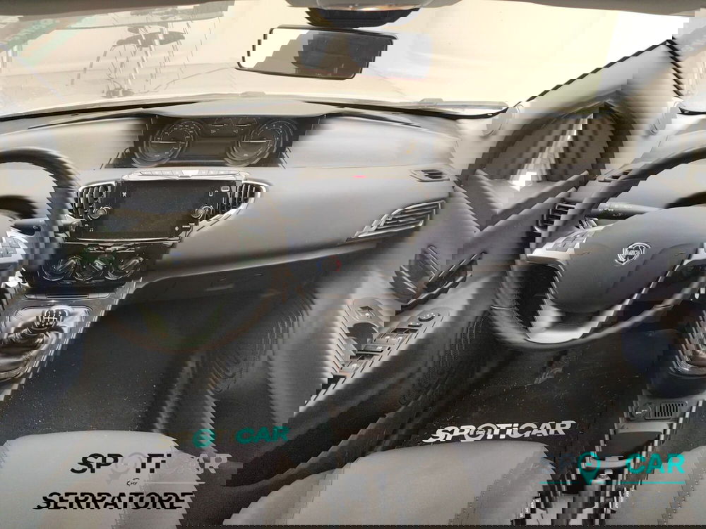 Lancia Ypsilon usata a Como (14)