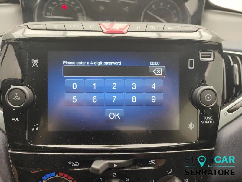 Lancia Ypsilon usata a Como (10)