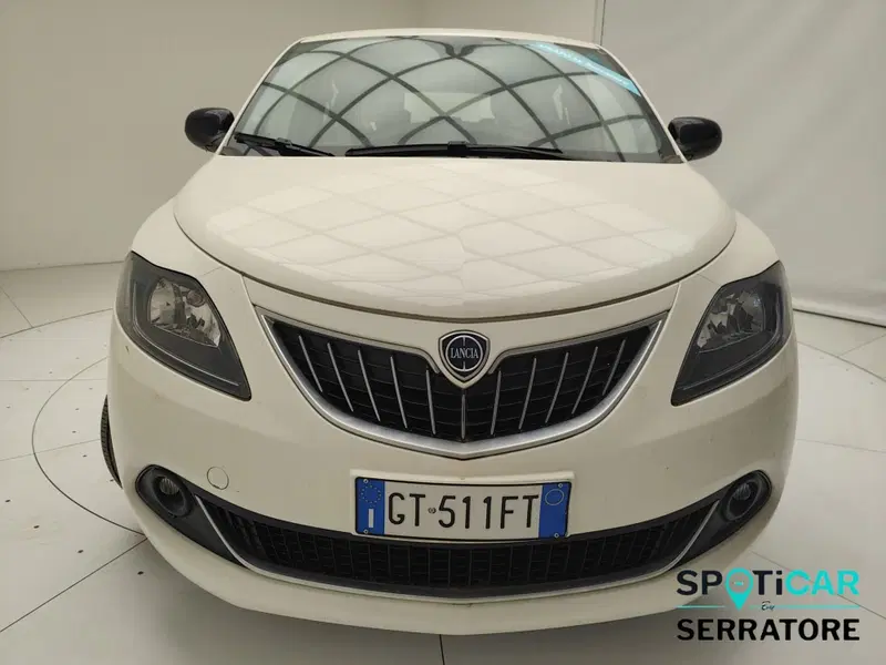Lancia Ypsilon usata a Como (2)