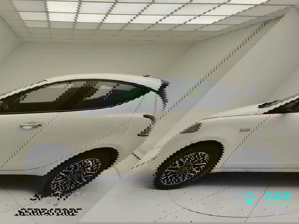 Lancia Ypsilon usata a Como (4)