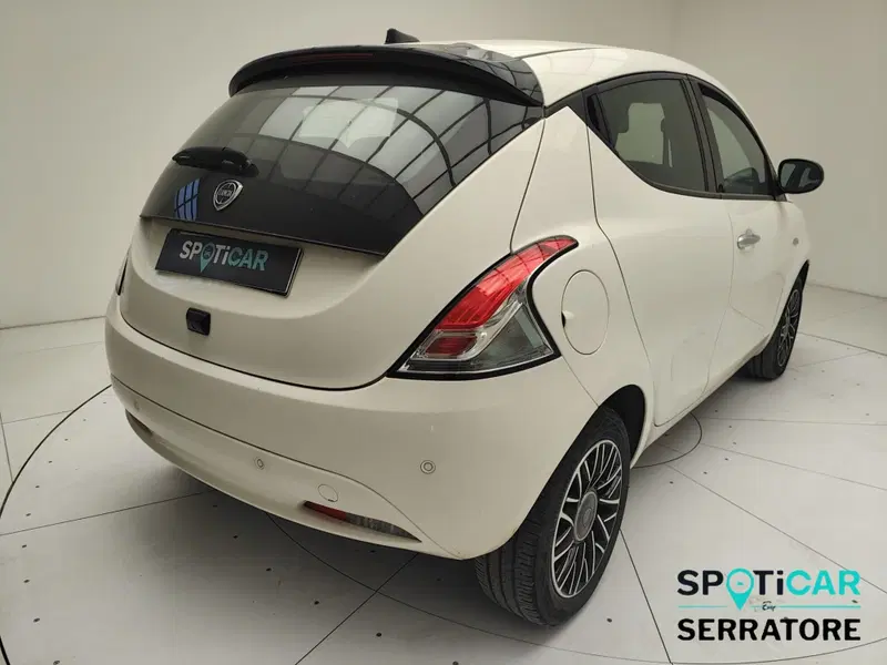 Lancia Ypsilon usata a Como (5)