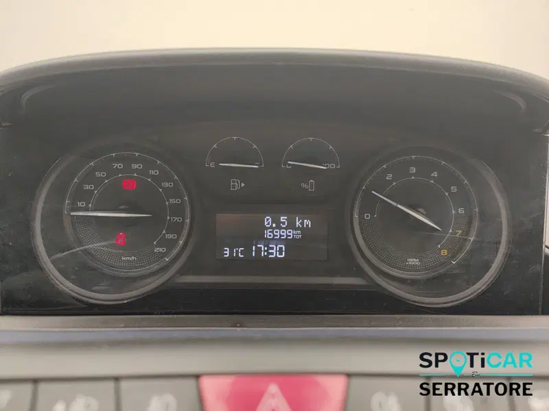Lancia Ypsilon usata a Como (9)