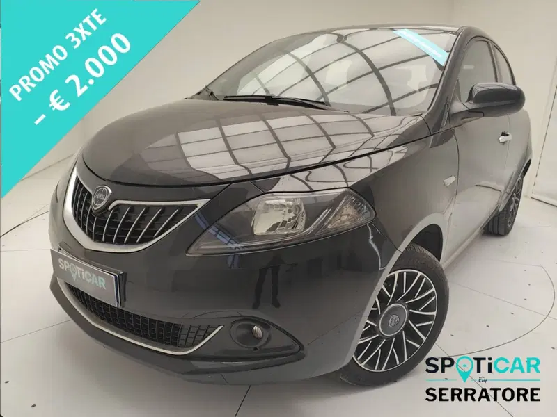Lancia Ypsilon usata a Como