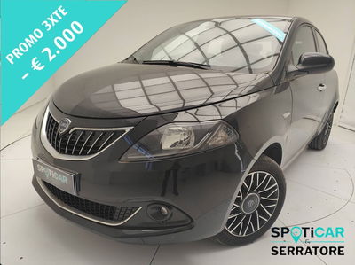 Lancia Ypsilon 1.0 FireFly 5 porte S&amp;S Hybrid Gold Plus del 2024 usata a Erba