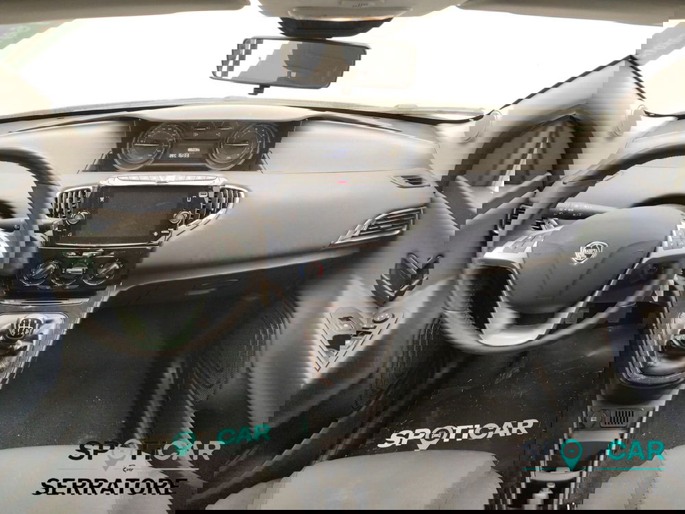 Lancia Ypsilon usata a Como (14)