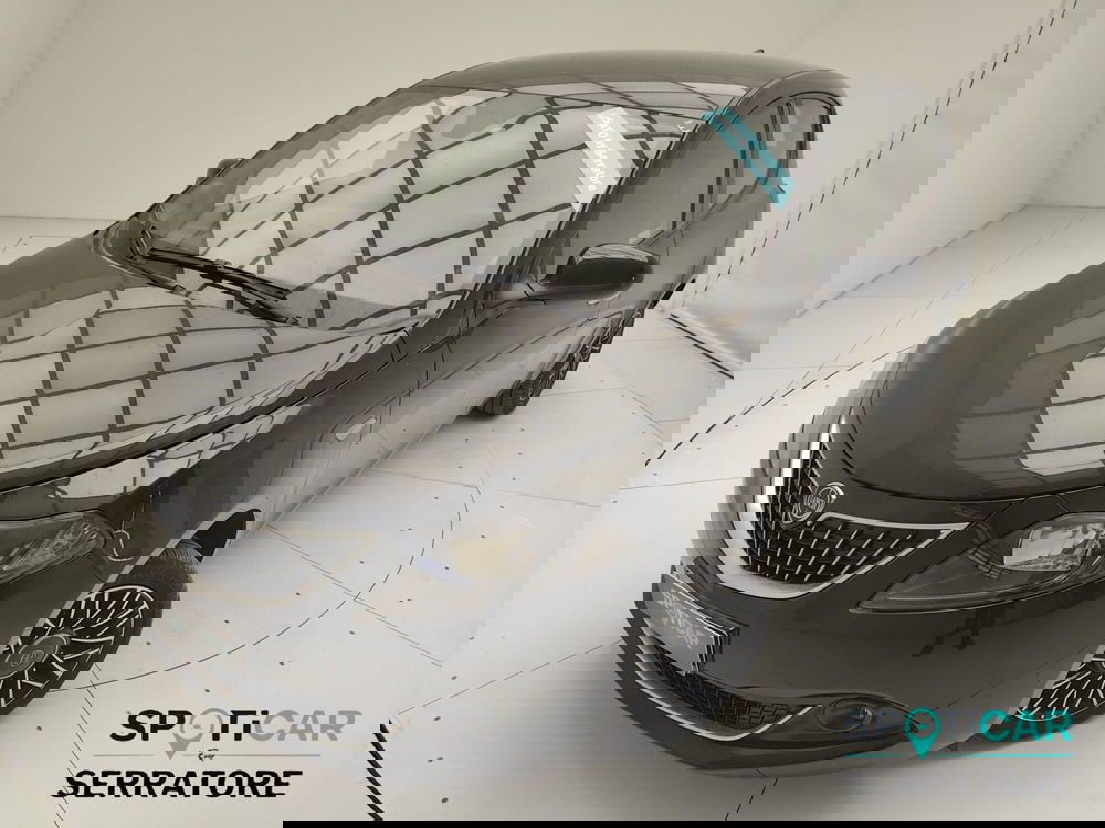 Lancia Ypsilon usata a Como (15)