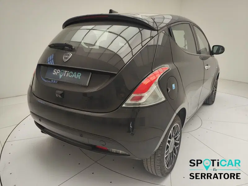 Lancia Ypsilon usata a Como (5)
