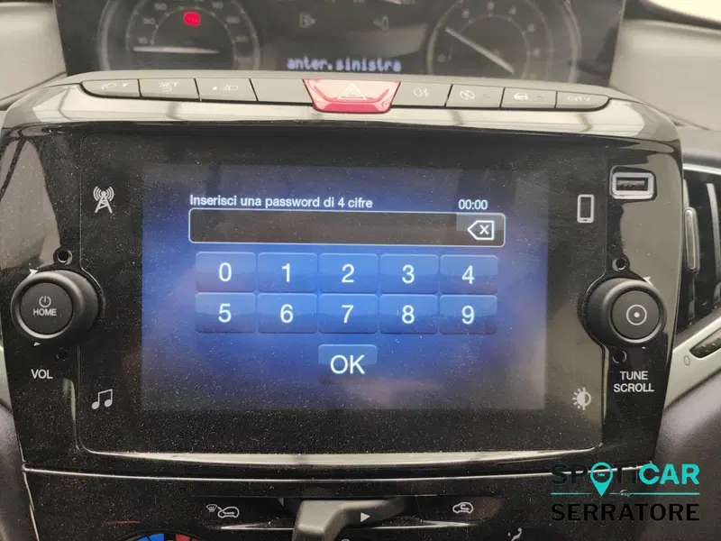 Lancia Ypsilon usata a Como (10)