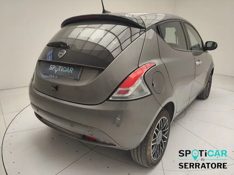 Lancia Ypsilon usata a Como (5)