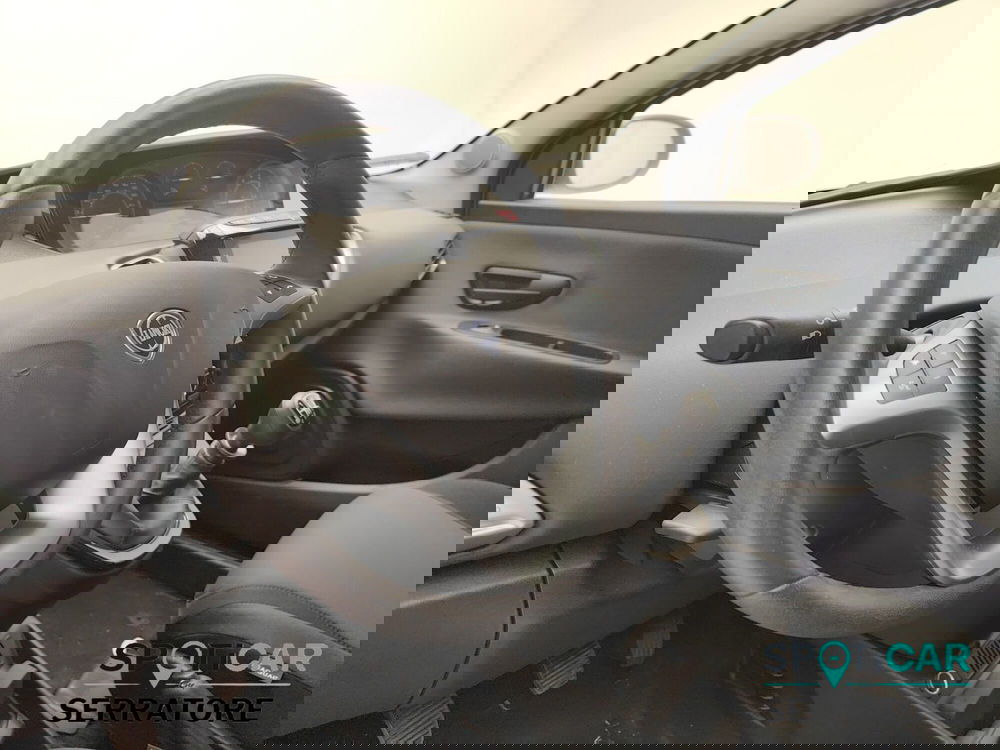 Lancia Ypsilon usata a Como (7)