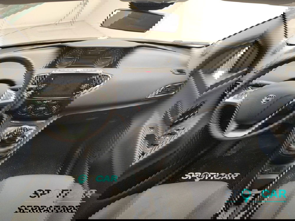 Lancia Ypsilon usata a Como (14)