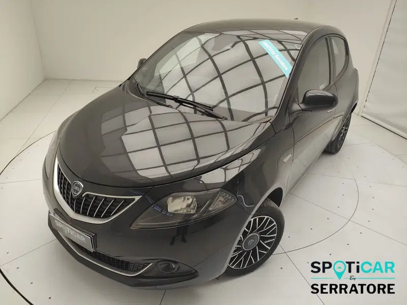 Lancia Ypsilon usata a Como (15)