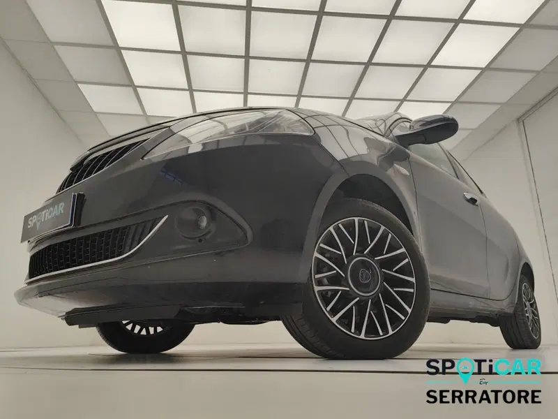 Lancia Ypsilon usata a Como (3)