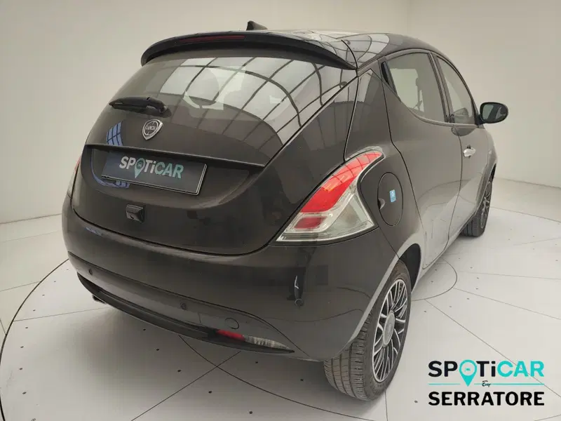 Lancia Ypsilon usata a Como (5)