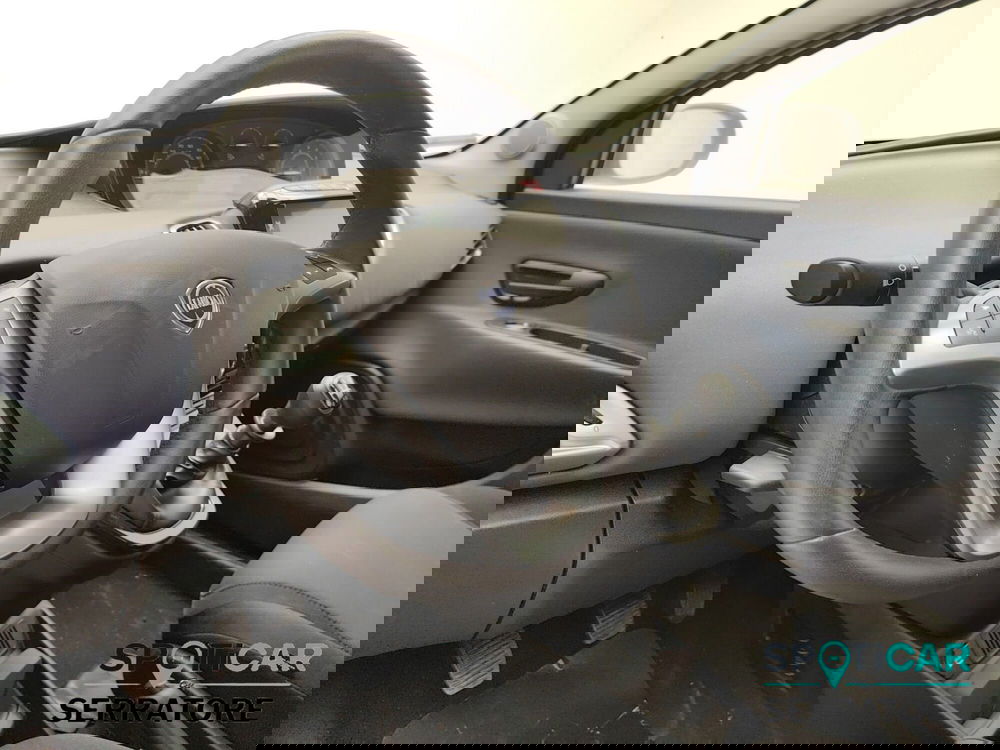 Lancia Ypsilon usata a Como (7)