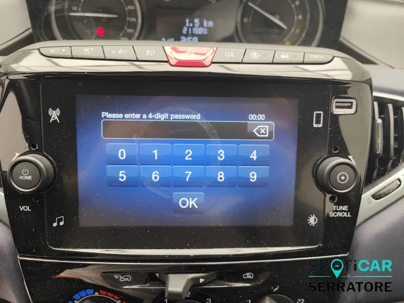 Lancia Ypsilon usata a Como (10)