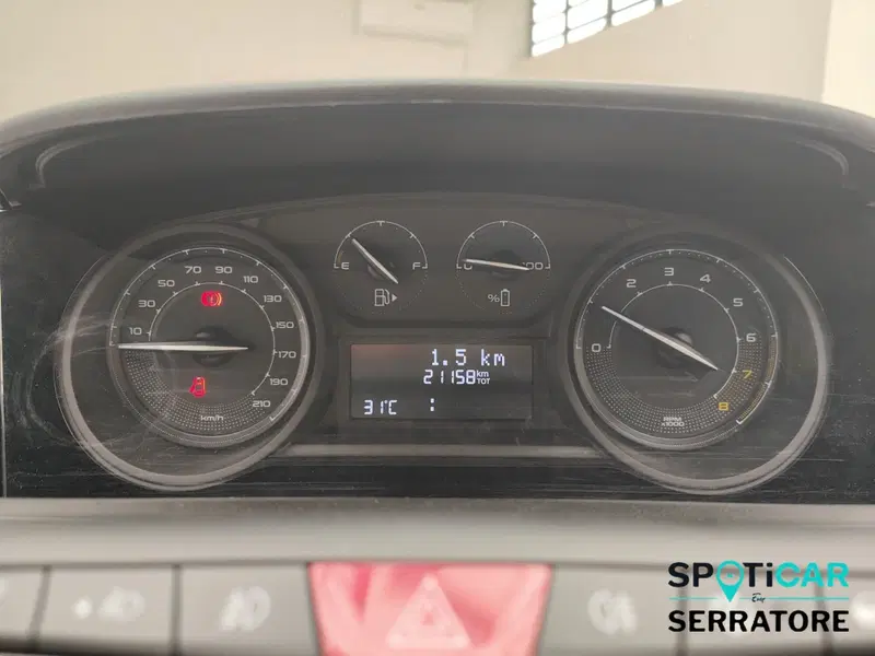 Lancia Ypsilon usata a Como (9)