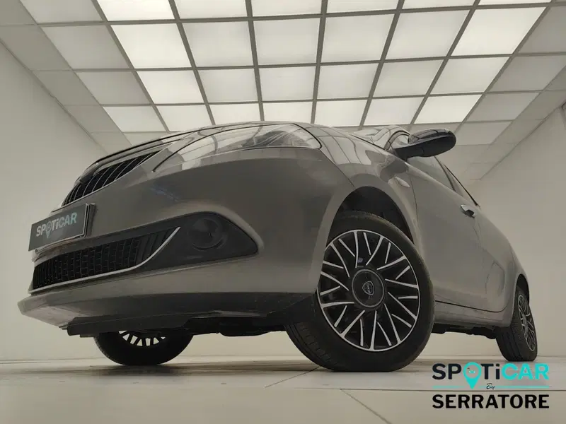 Lancia Ypsilon usata a Como (3)