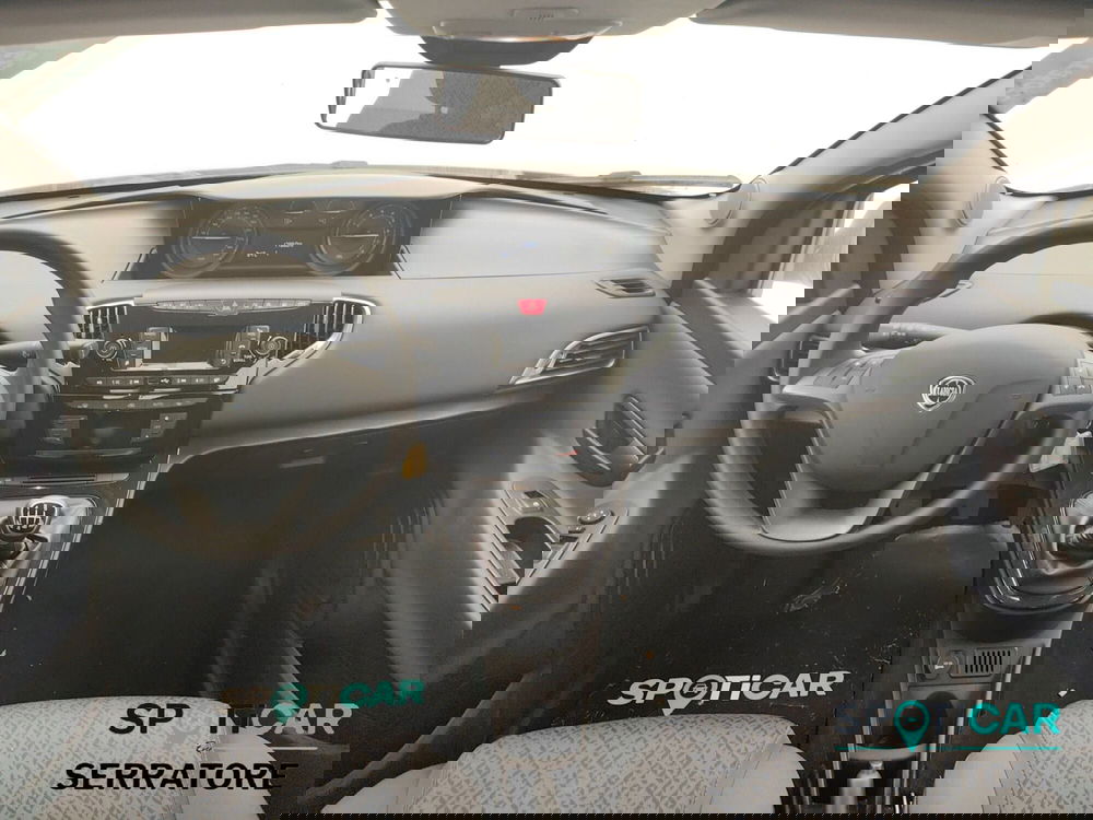 Lancia Ypsilon usata a Como (14)