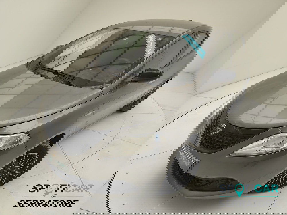 Lancia Ypsilon usata a Como (15)