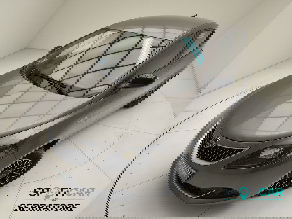 Lancia Ypsilon usata a Como (15)