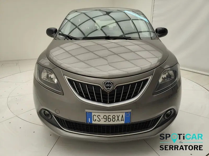 Lancia Ypsilon usata a Como (2)