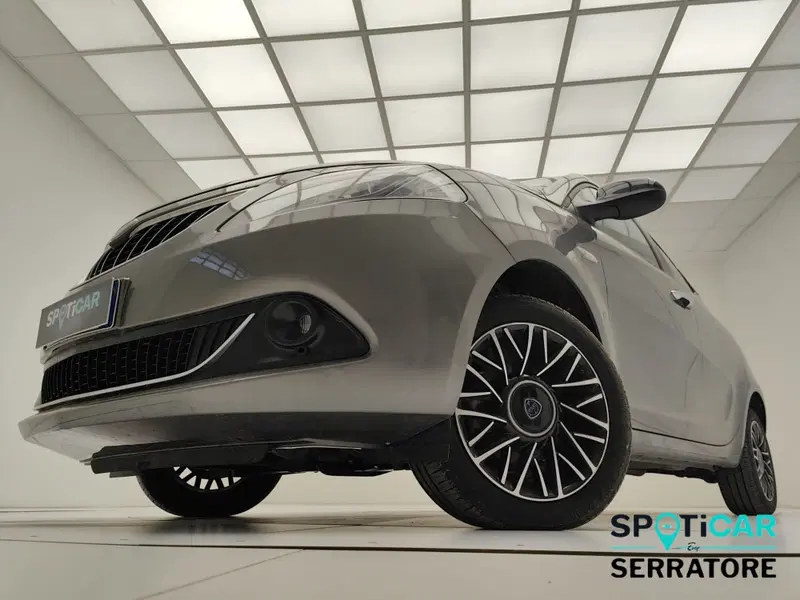 Lancia Ypsilon usata a Como (3)