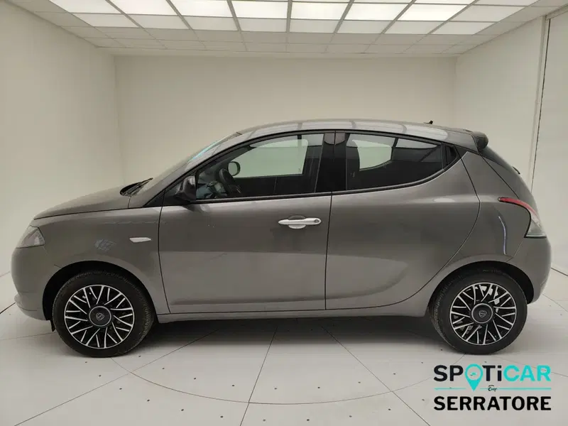 Lancia Ypsilon usata a Como (4)