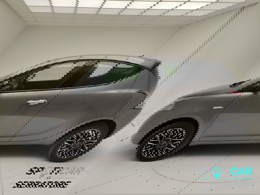 Lancia Ypsilon usata a Como (4)