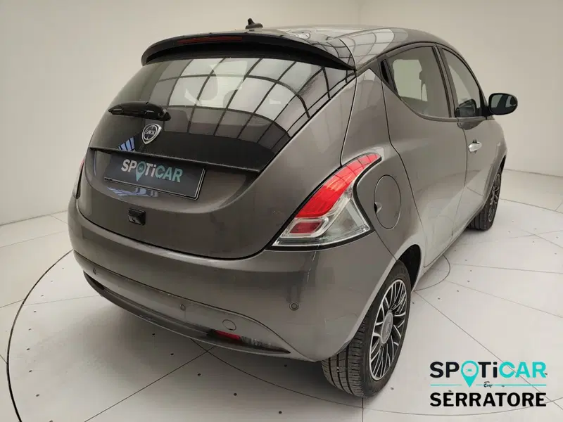 Lancia Ypsilon usata a Como (5)