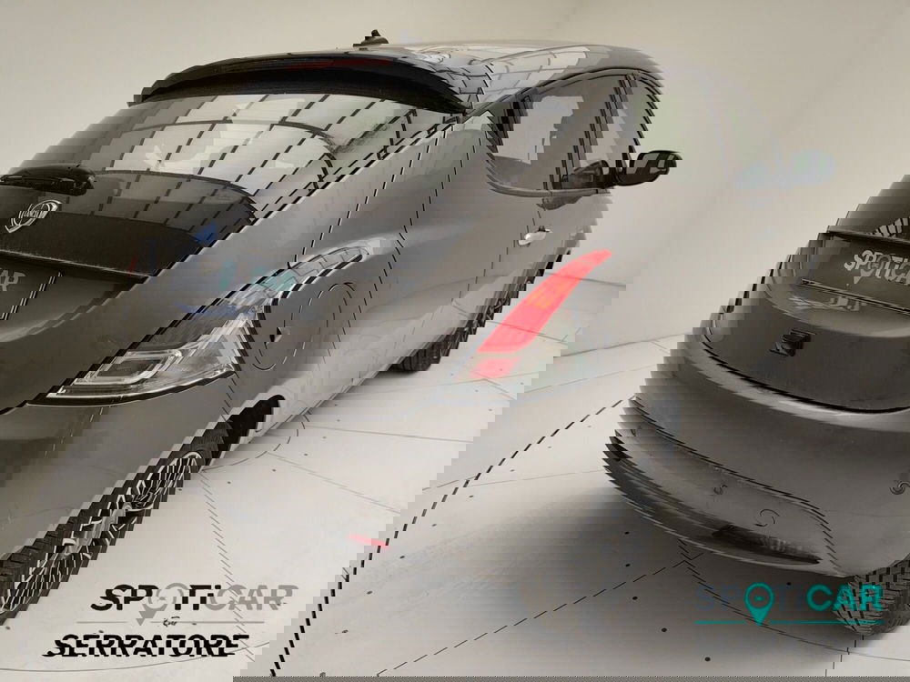 Lancia Ypsilon usata a Como (5)