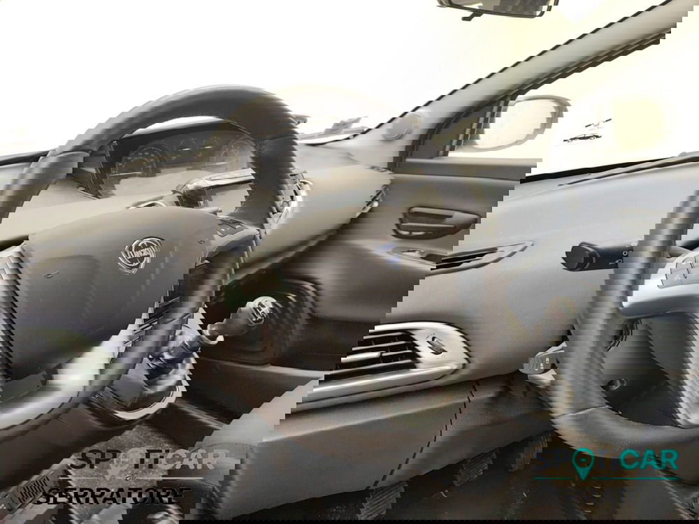 Lancia Ypsilon usata a Como (7)