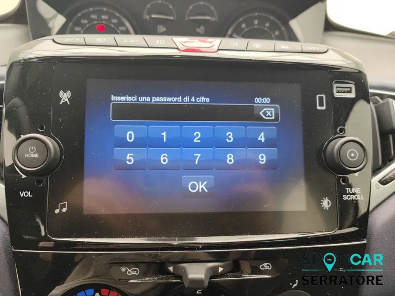 Lancia Ypsilon usata a Como (10)