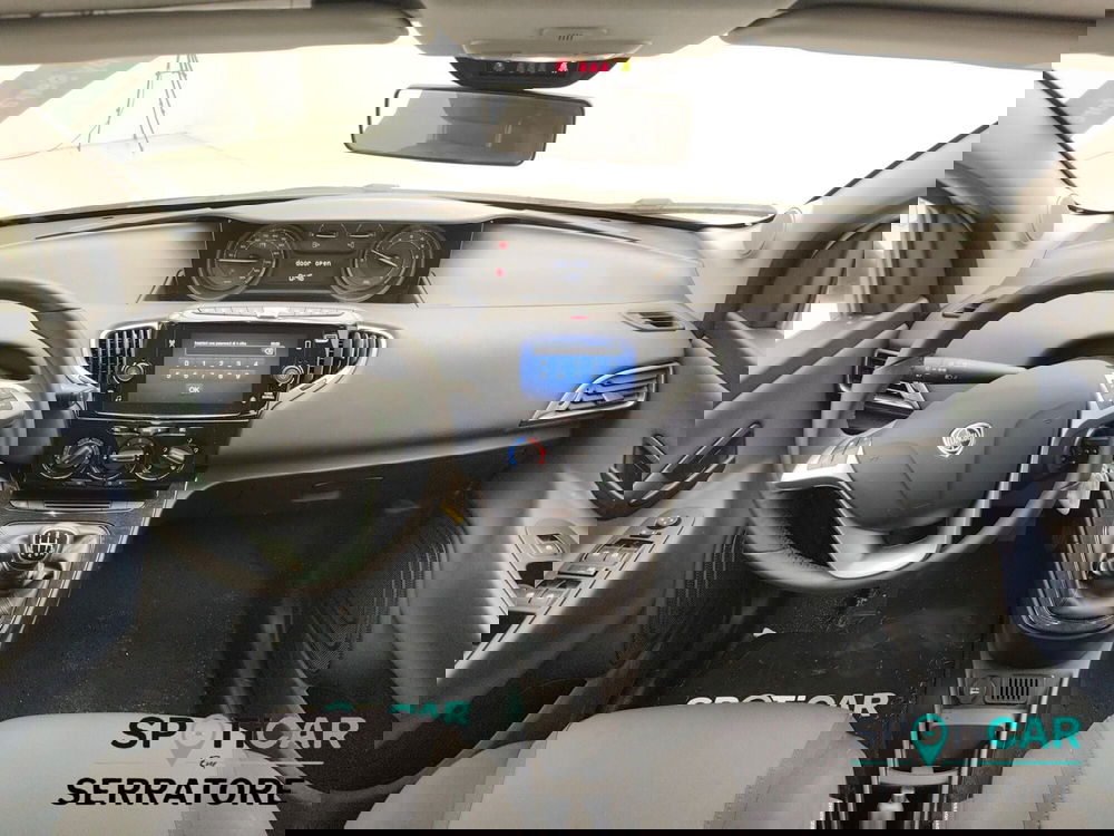 Lancia Ypsilon usata a Como (14)