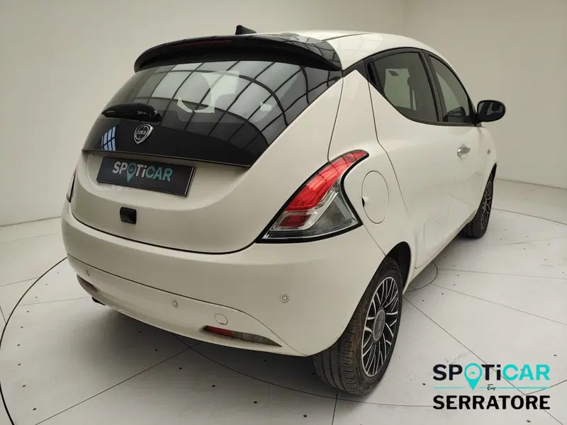 Lancia Ypsilon usata a Como (5)