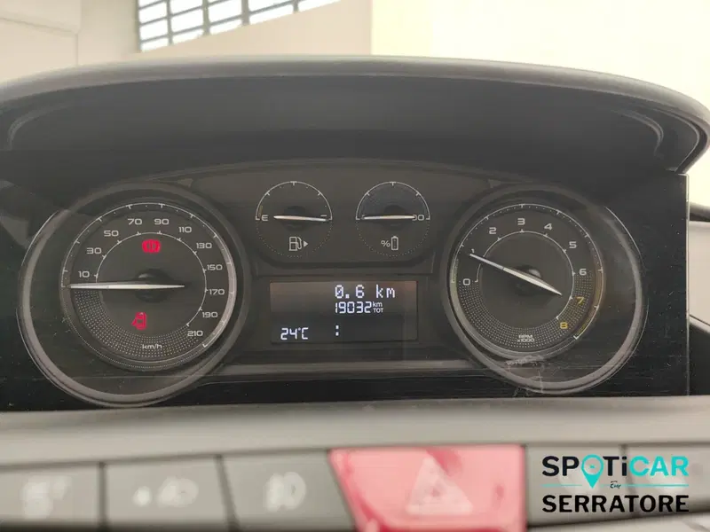 Lancia Ypsilon usata a Como (9)