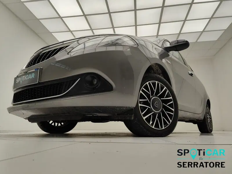 Lancia Ypsilon usata a Como (3)