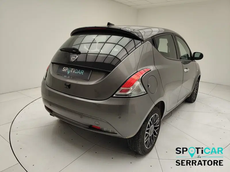 Lancia Ypsilon usata a Como (5)