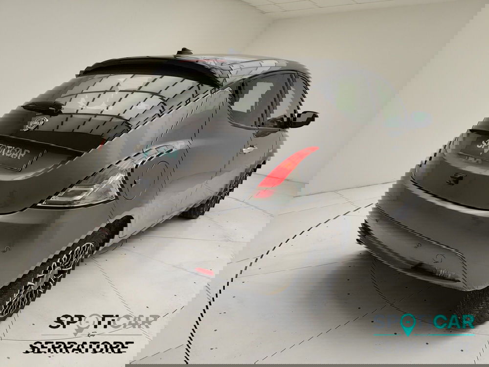 Lancia Ypsilon usata a Como (5)