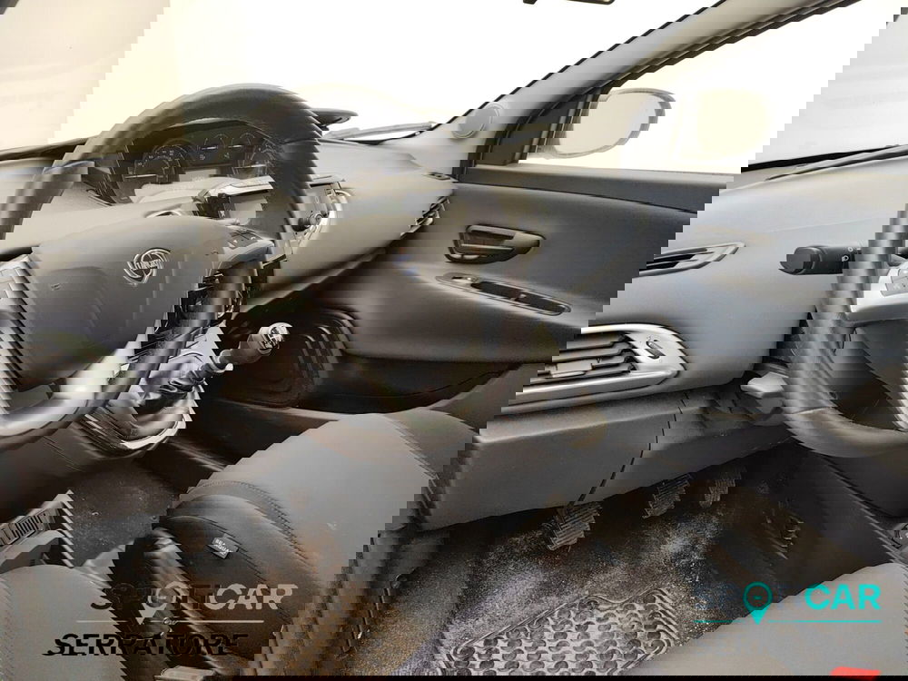 Lancia Ypsilon usata a Como (7)