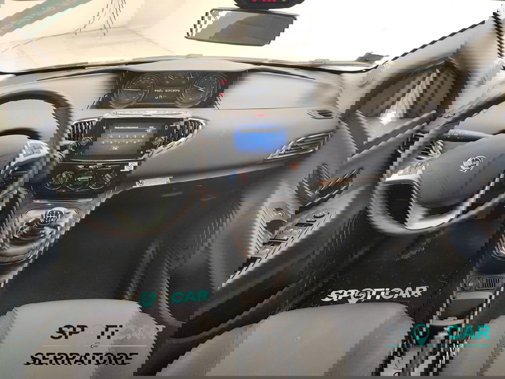 Lancia Ypsilon usata a Como (14)