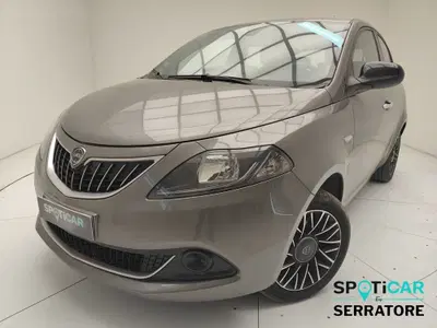 Lancia Ypsilon 1.0 FireFly 5 porte S&amp;S Hybrid Ecochic Silver del 2024 usata a Erba