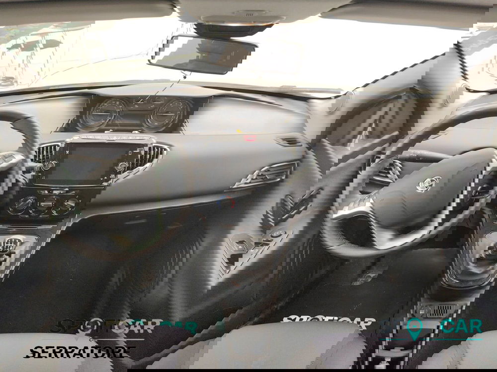 Lancia Ypsilon usata a Como (14)