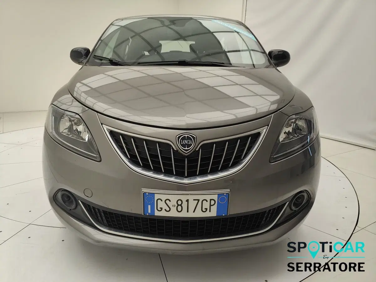 Lancia Ypsilon usata a Como (2)