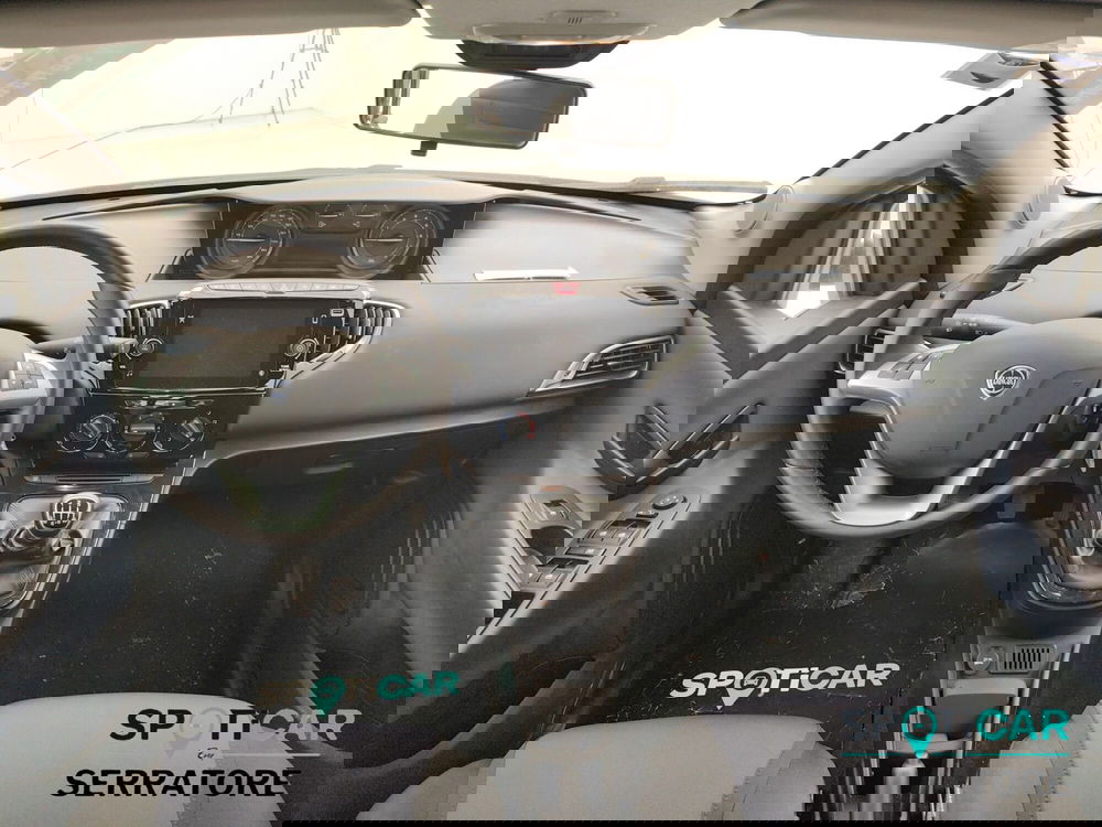 Lancia Ypsilon usata a Como (14)