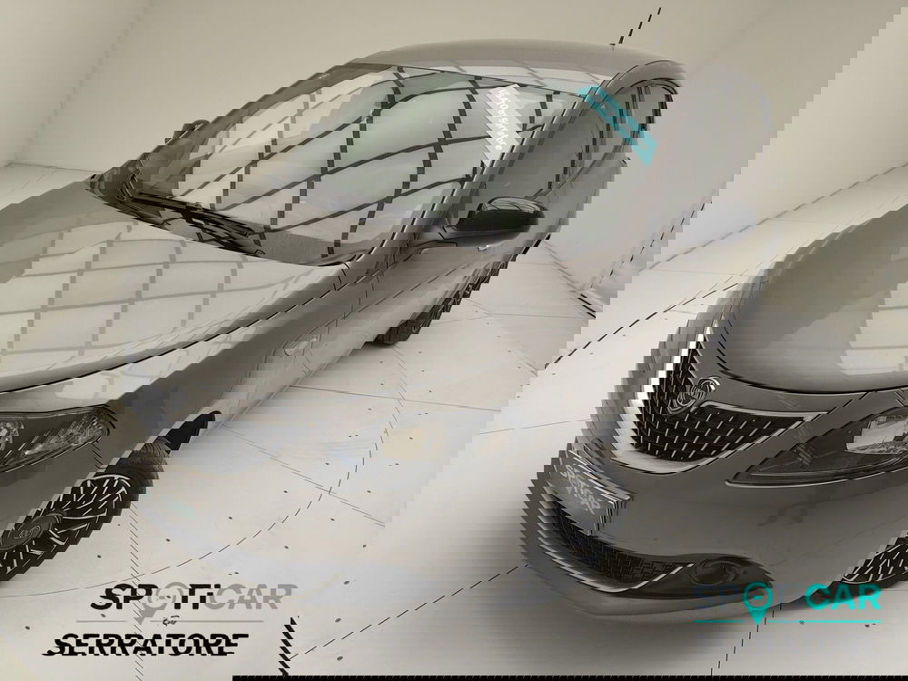 Lancia Ypsilon usata a Como (15)