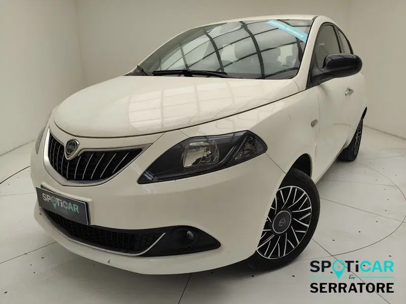 Lancia Ypsilon usata a Como