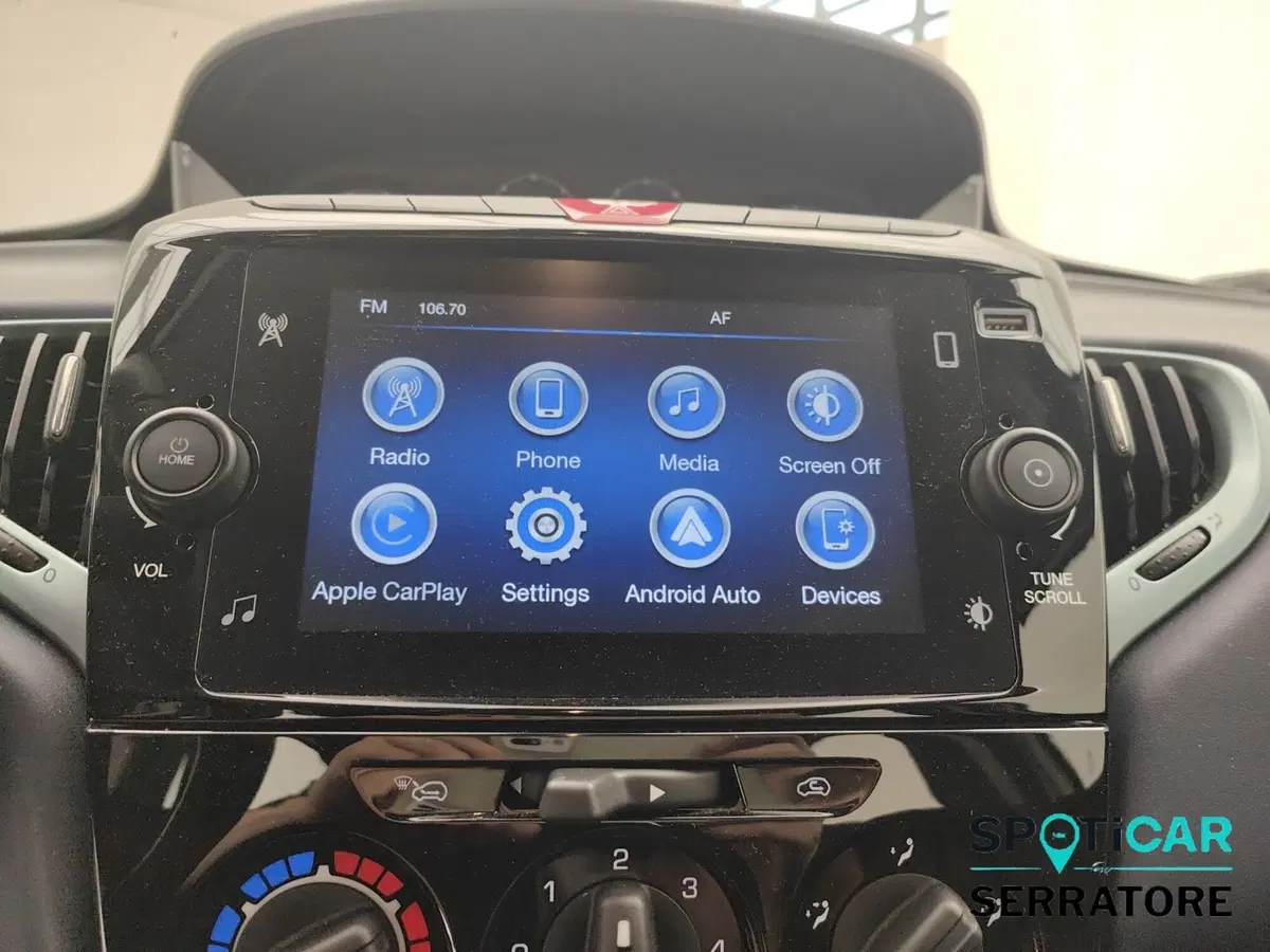 Lancia Ypsilon usata a Como (10)